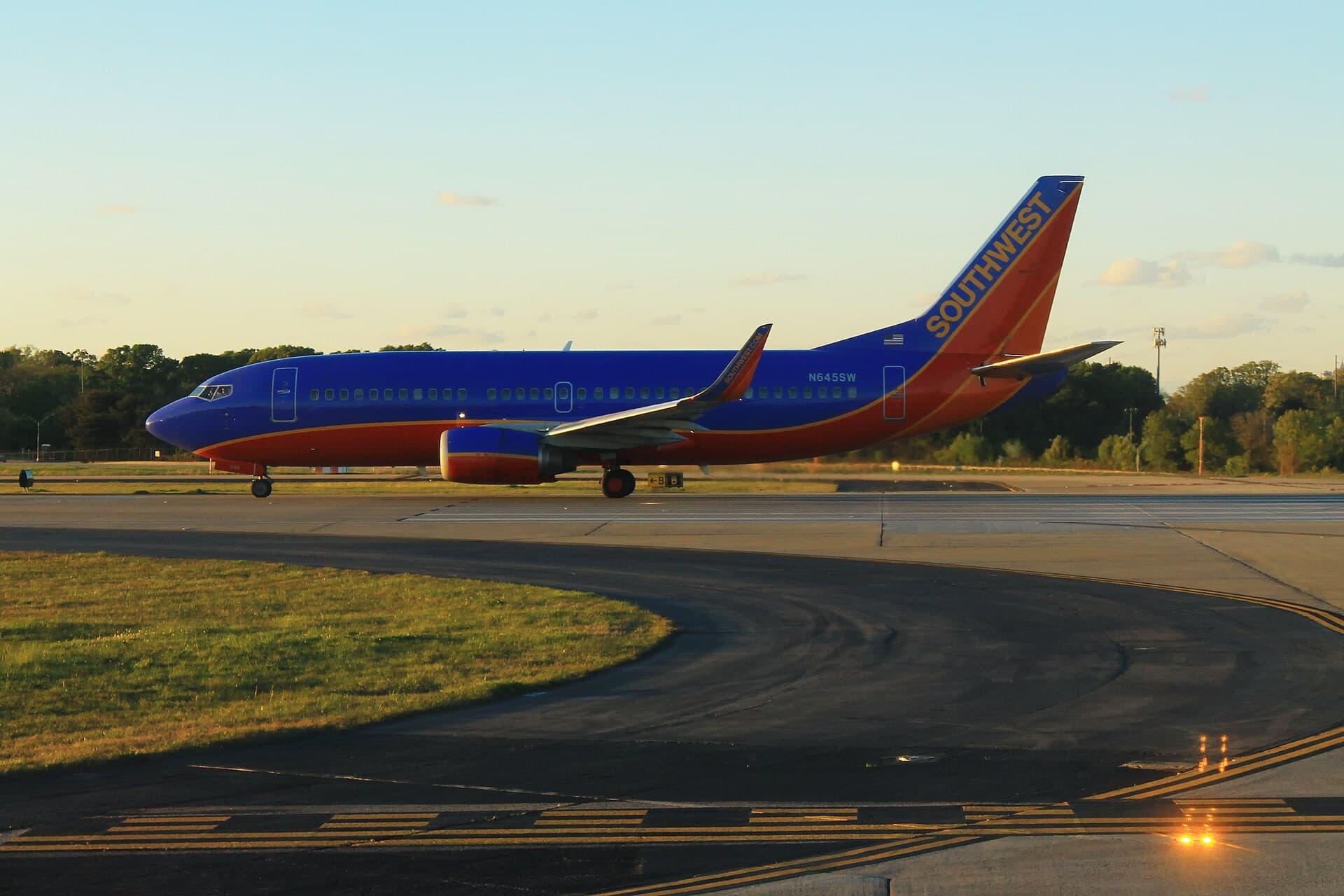 N645SW — Twin-engine aircraft