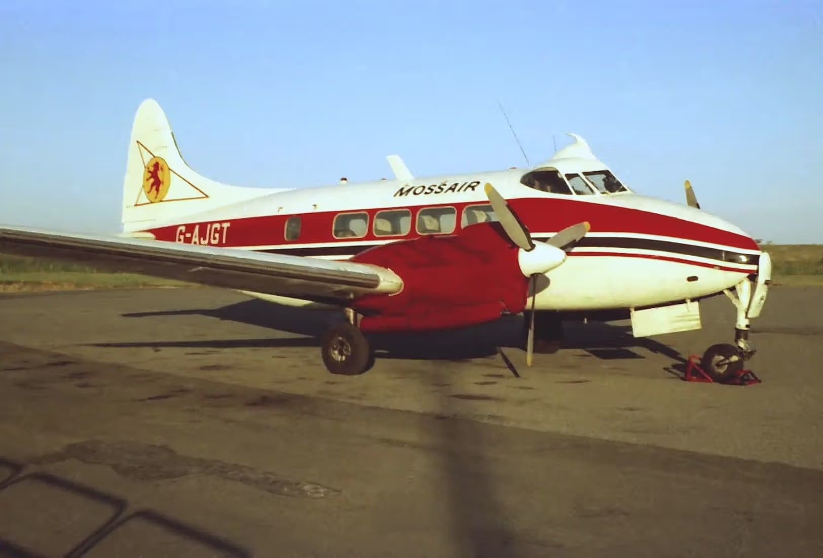 G-AJGT — Twin-engine aircraft