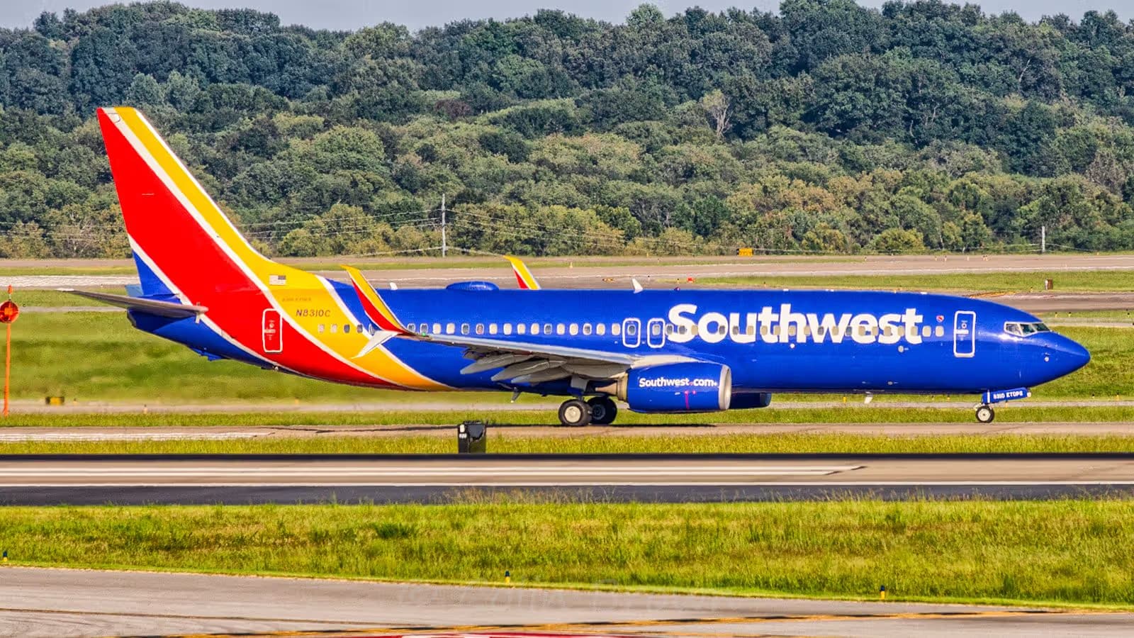 N8310C — Boeing