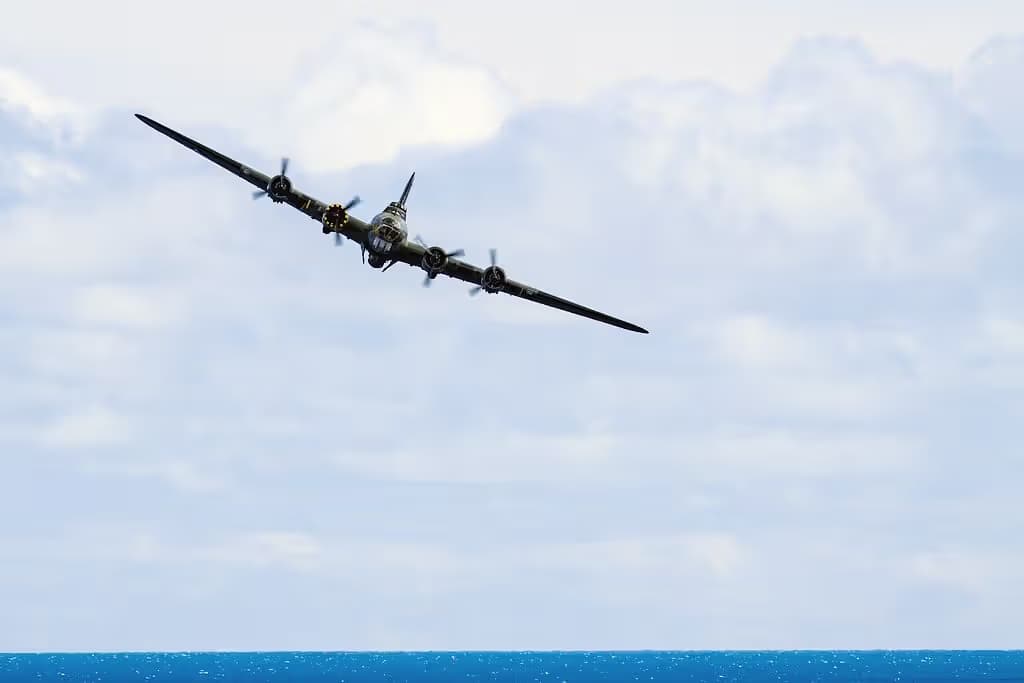 Unidentified — Warbird