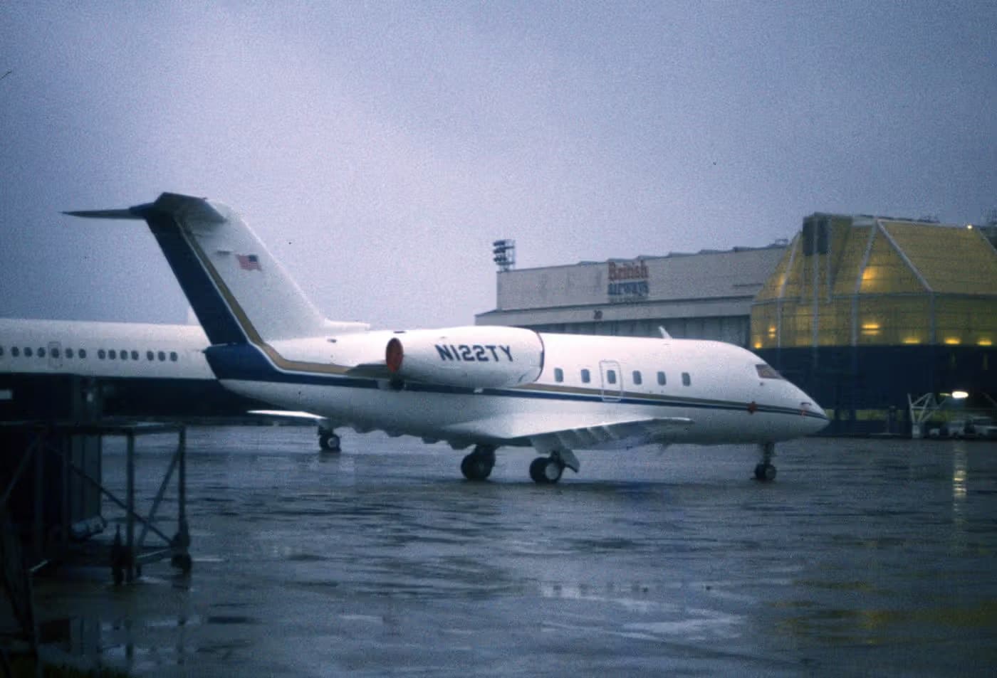 N122TY — Business jet