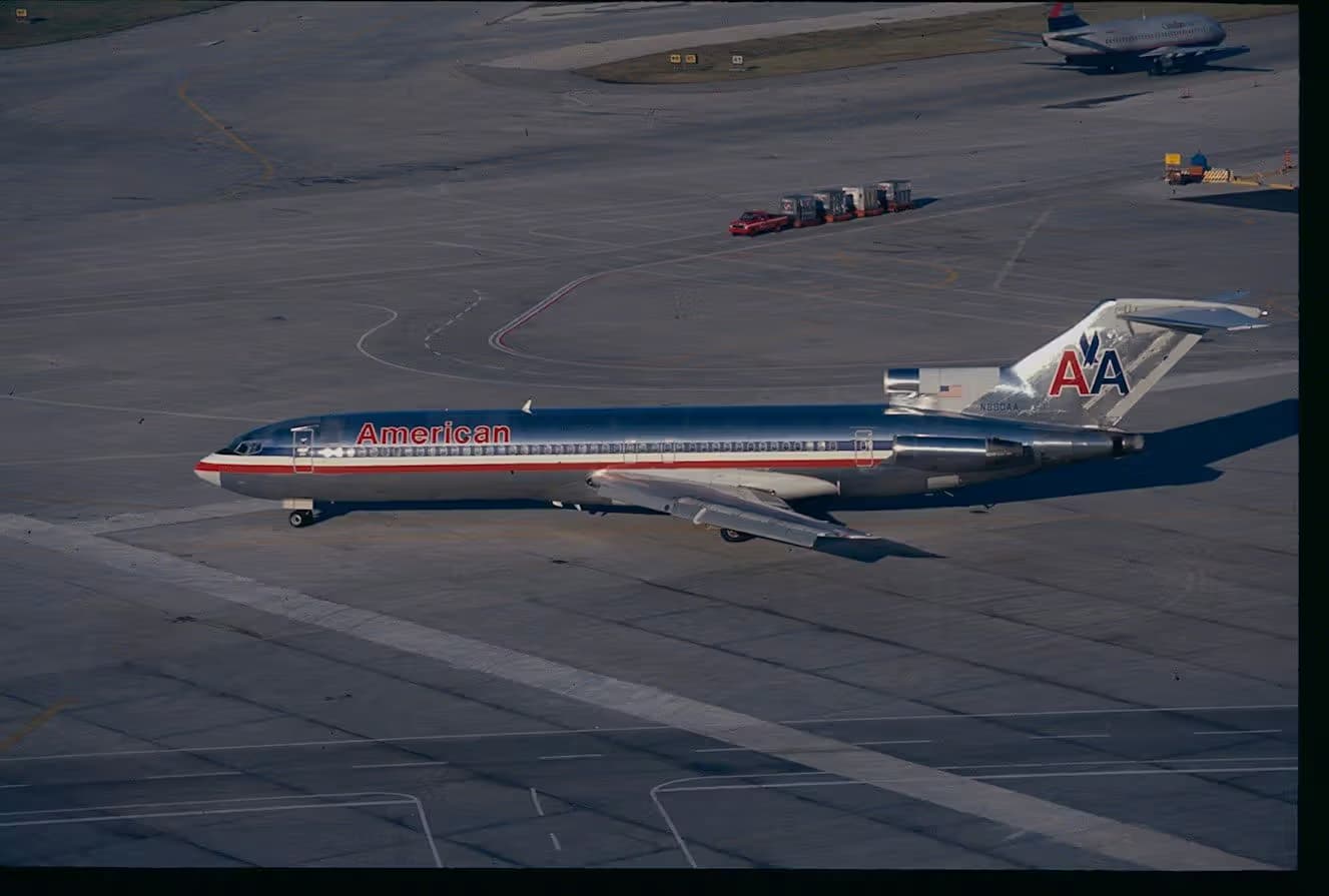 N880AA — Aircraft