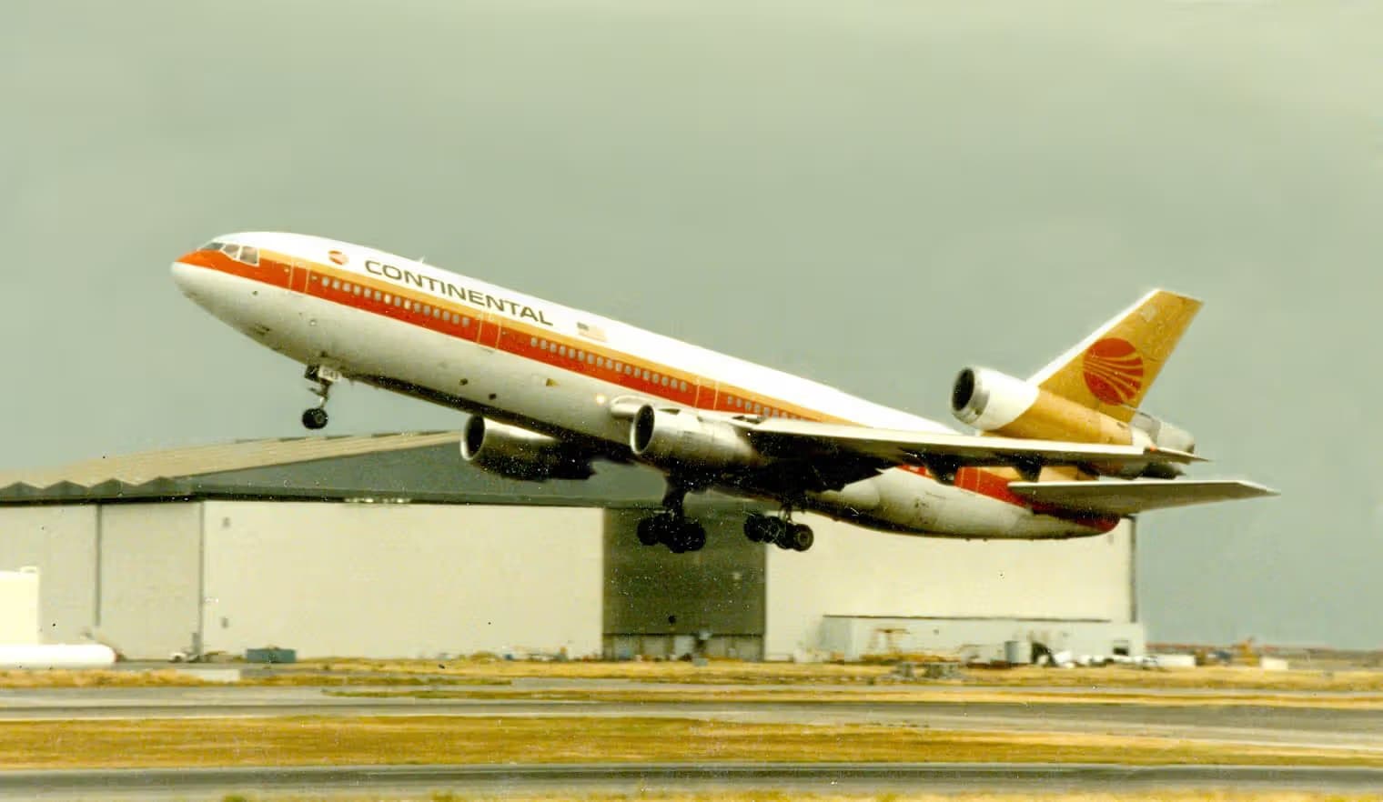 N68043 — Aircraft