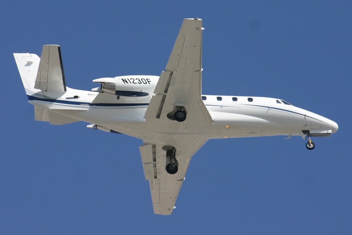 N1230F — Business jet