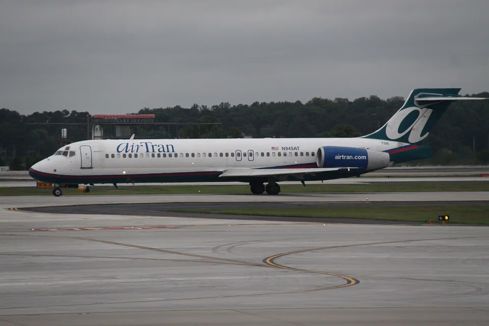N945AT — Boeing