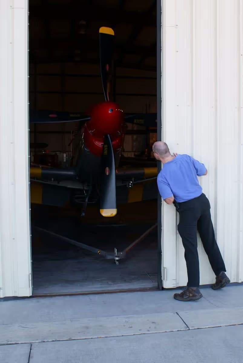 Unidentified — Single-engine aircraft