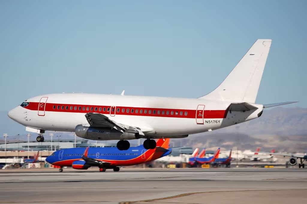 N5176Y — Twin-engine aircraft