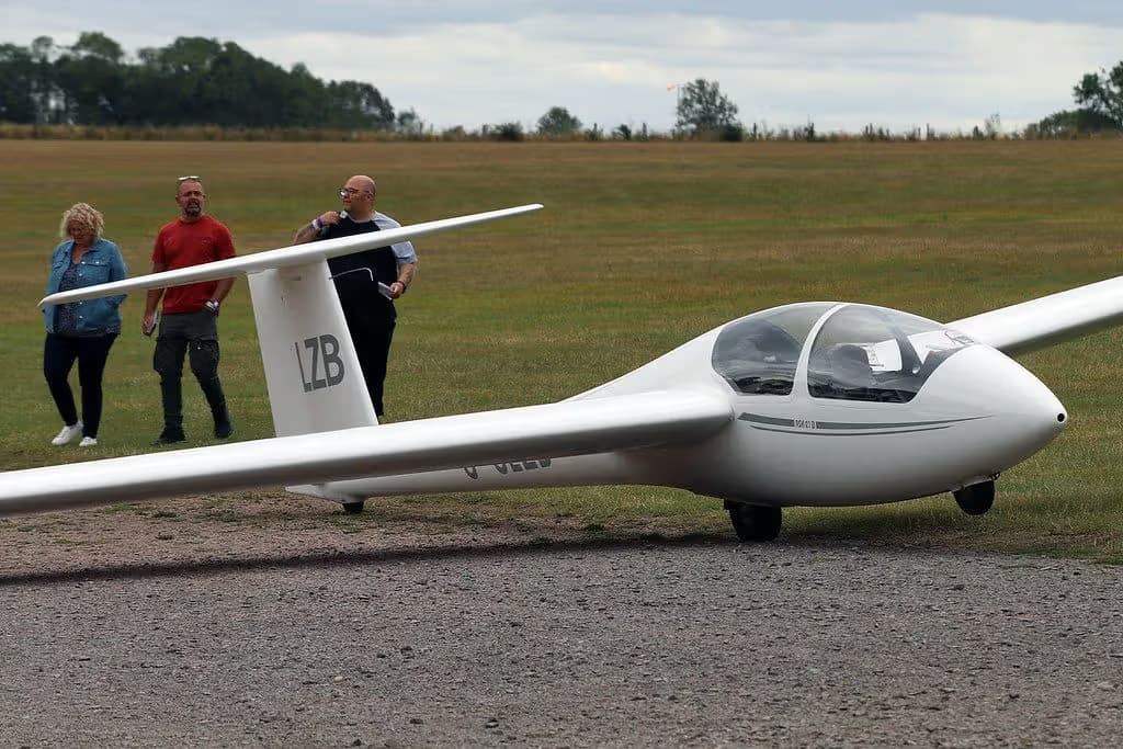 G-CLZB — Glider