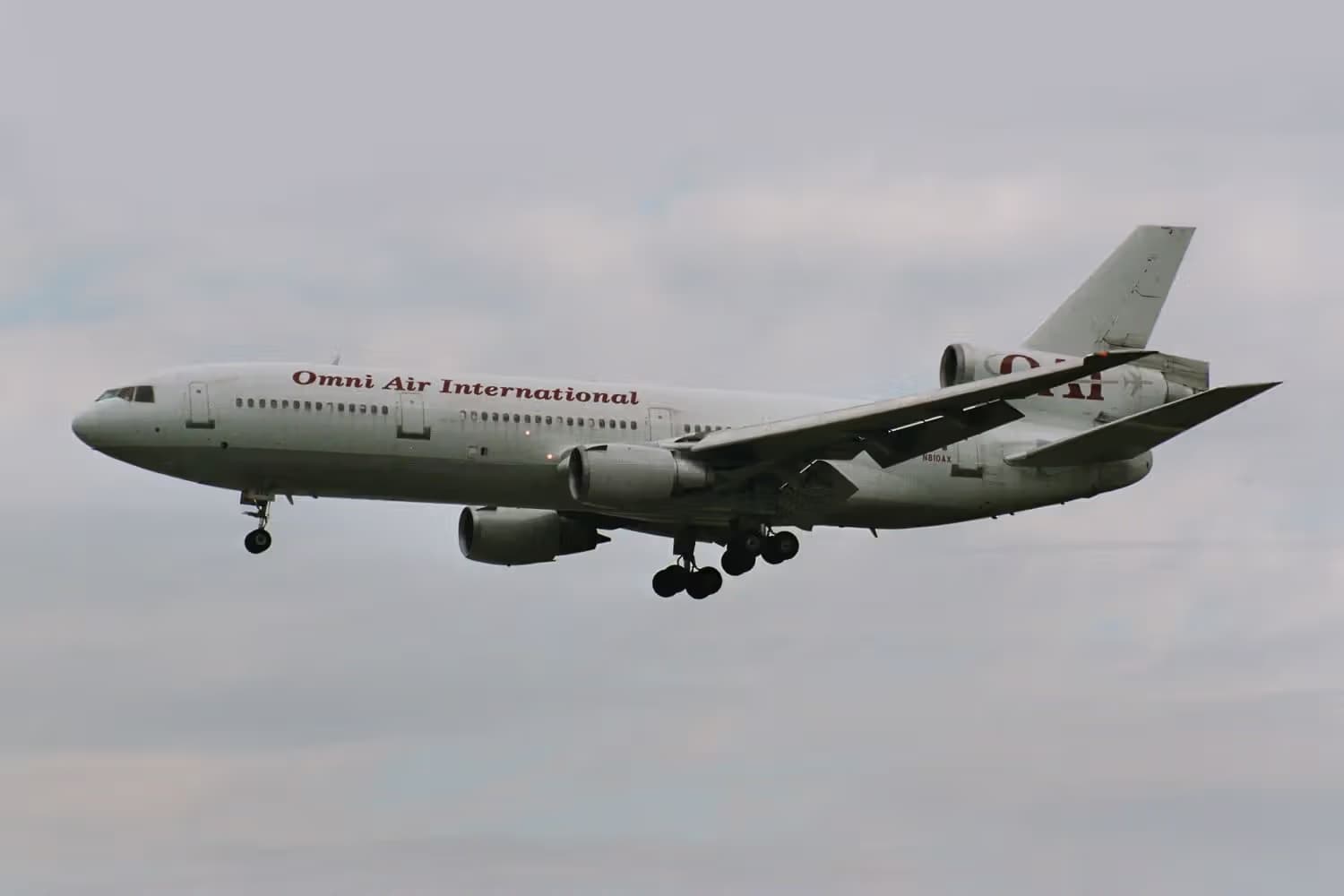N810AX — Douglas
