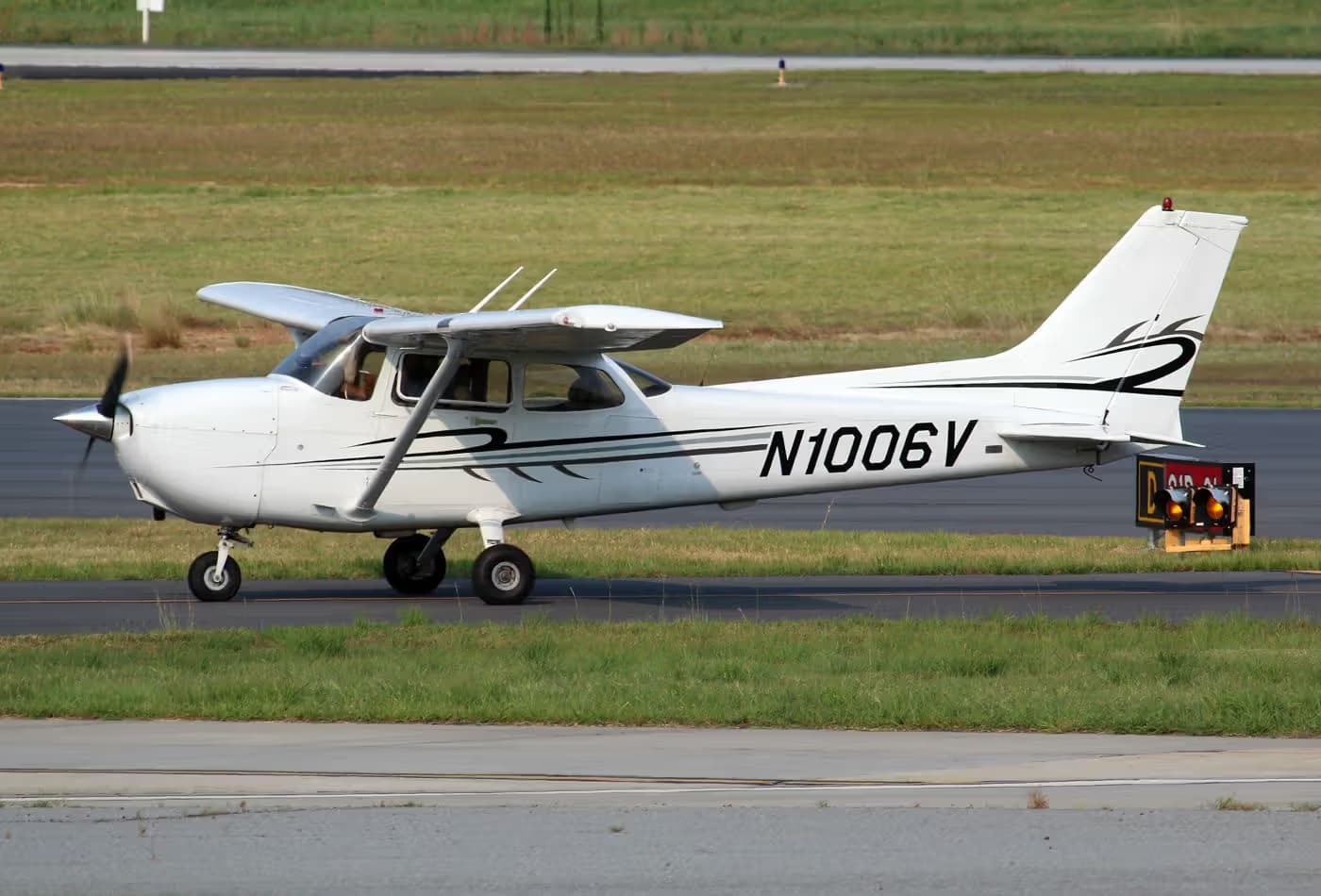 N1006V — Cessna