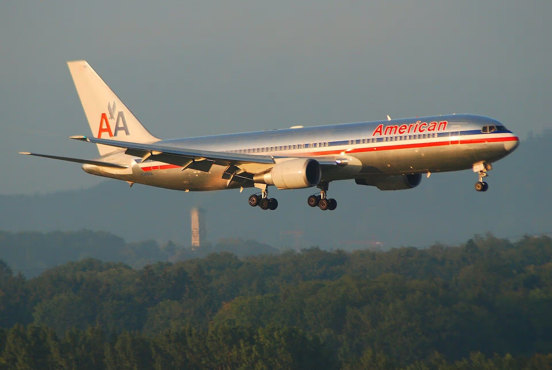 N389AA — Boeing