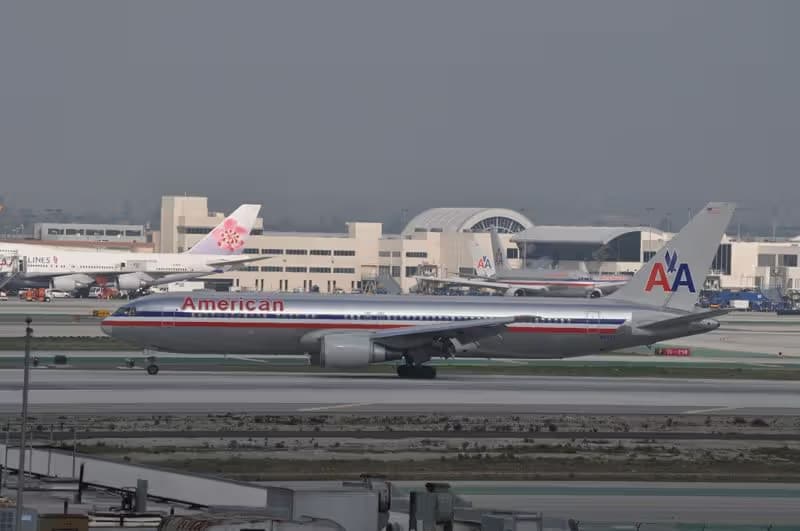 N352AA — Boeing