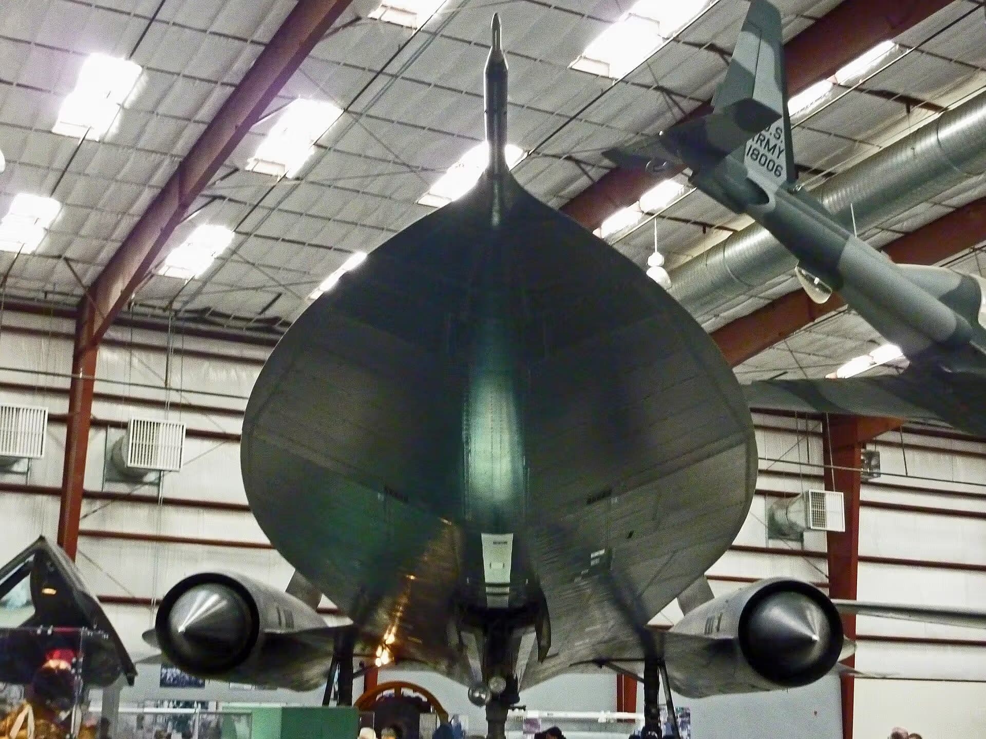 Unidentified — Twin-engine aircraft