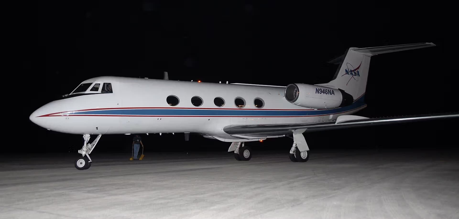 N946NA — Business jet
