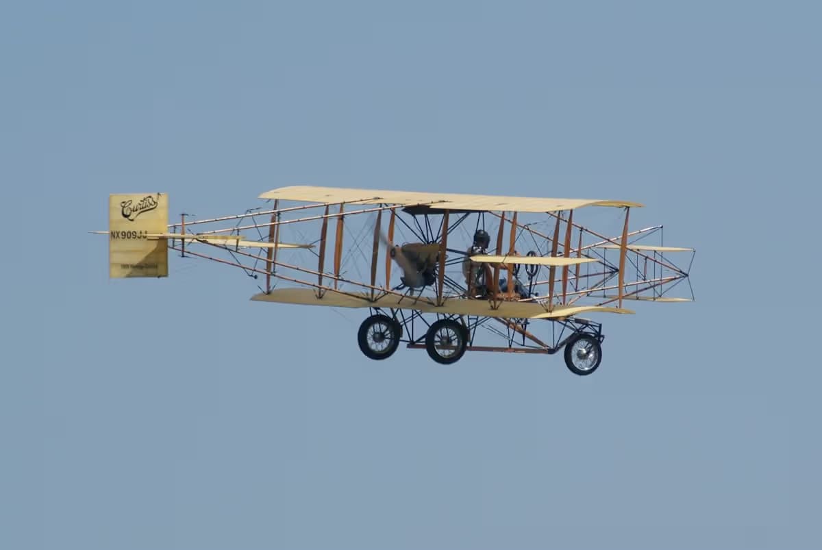 Unidentified — Aircraft