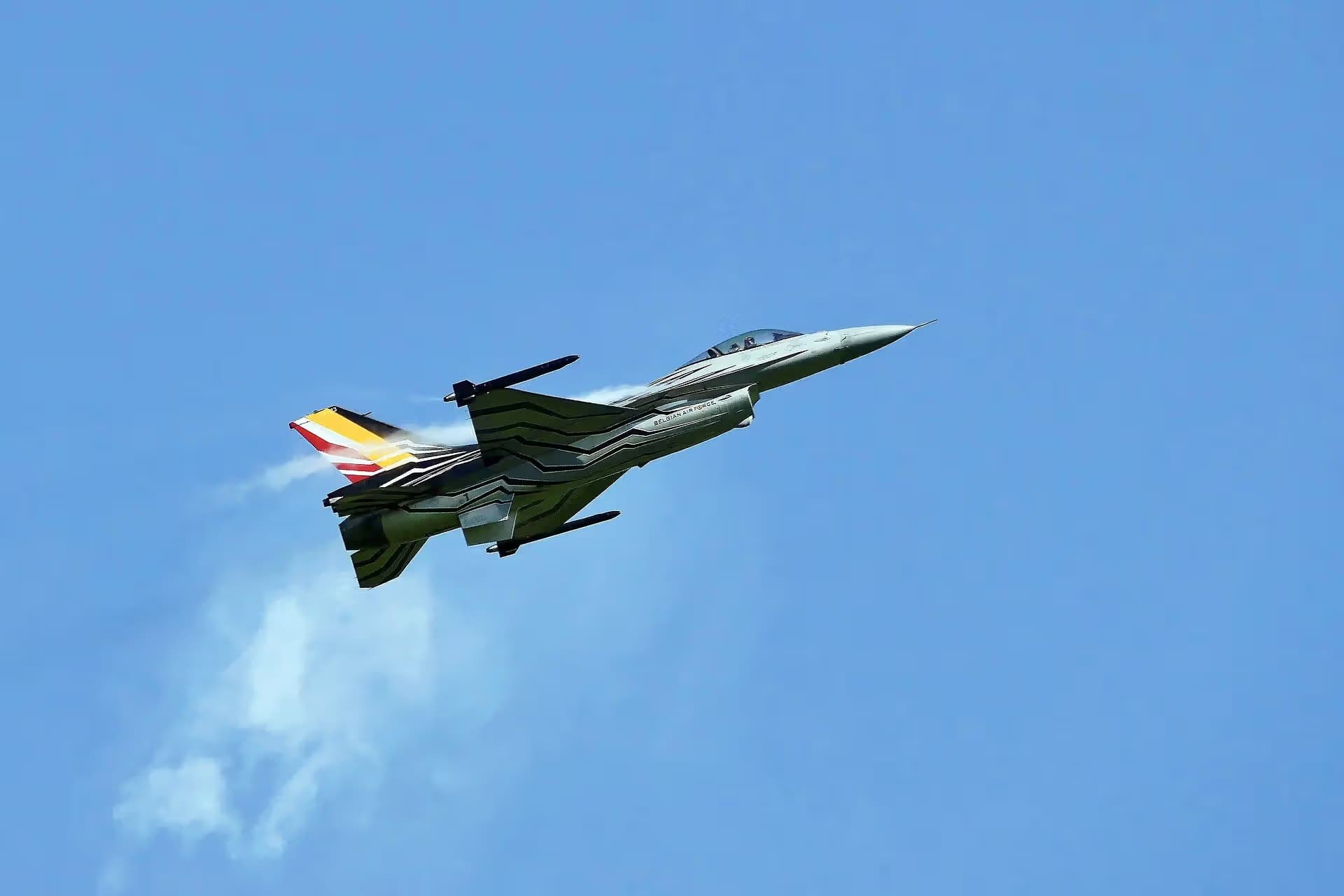 Unidentified — Single-engine aircraft
