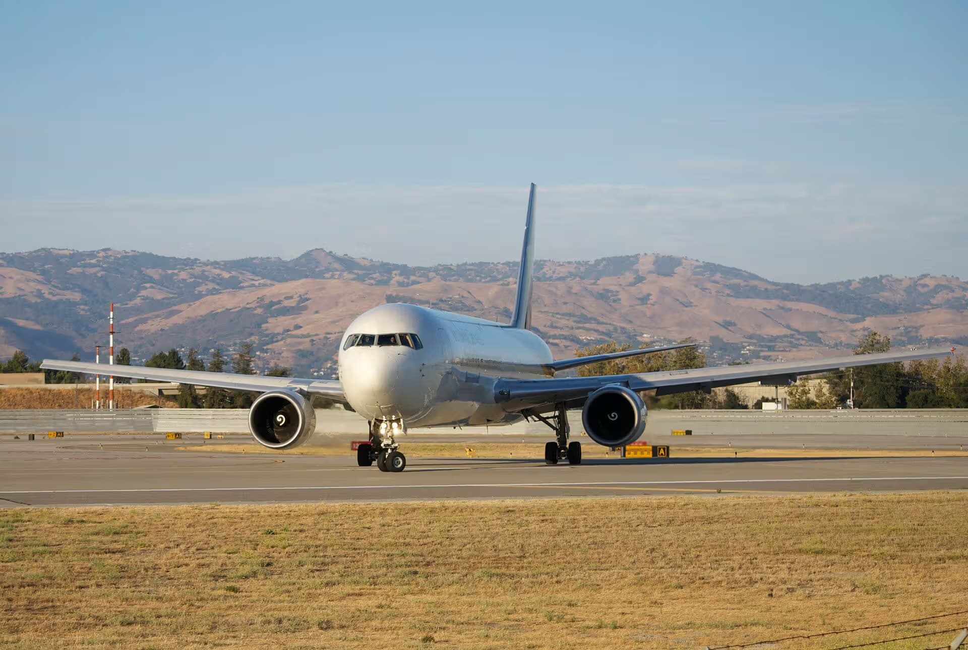 N330UP — Twin-engine aircraft