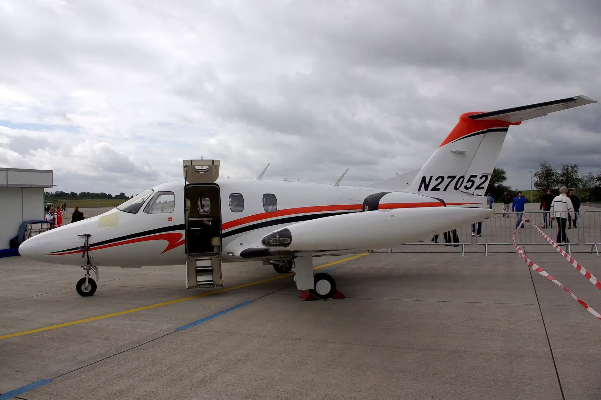 N27052 — Aircraft