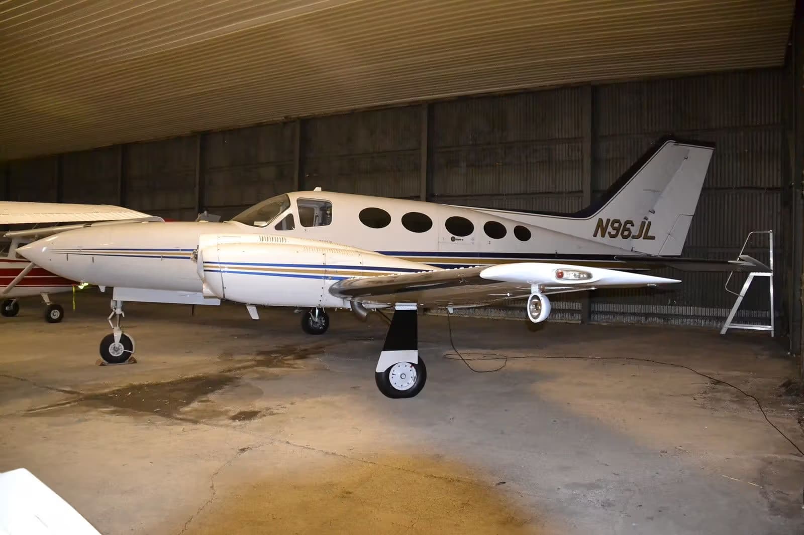 N96JL — Twin-engine aircraft