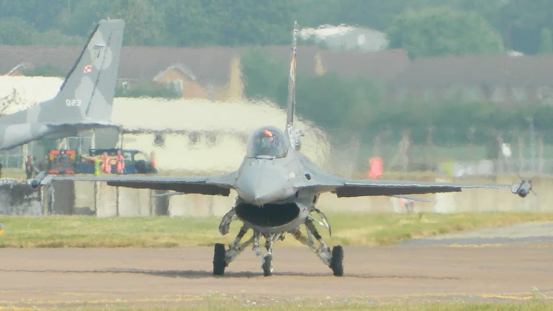 Unidentified — Single-engine aircraft