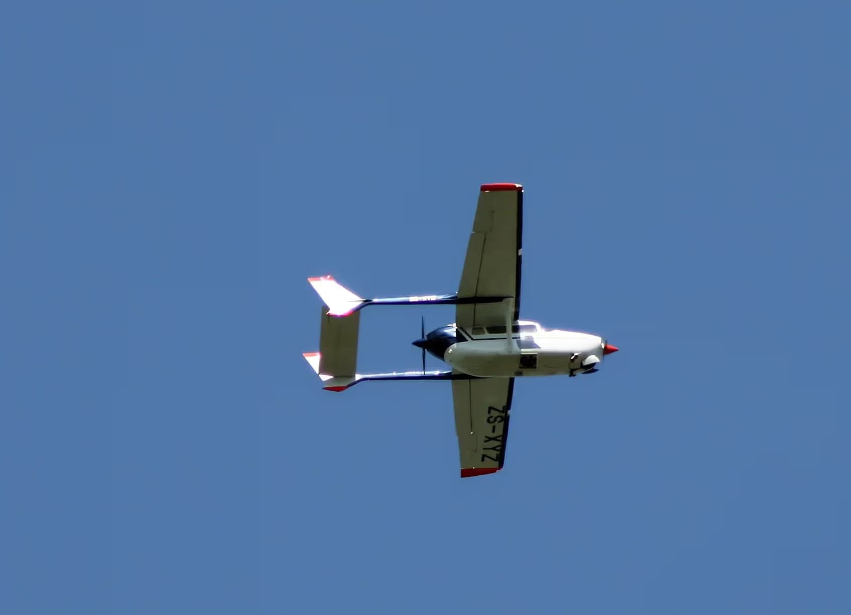 ZS-XYZ — Cessna