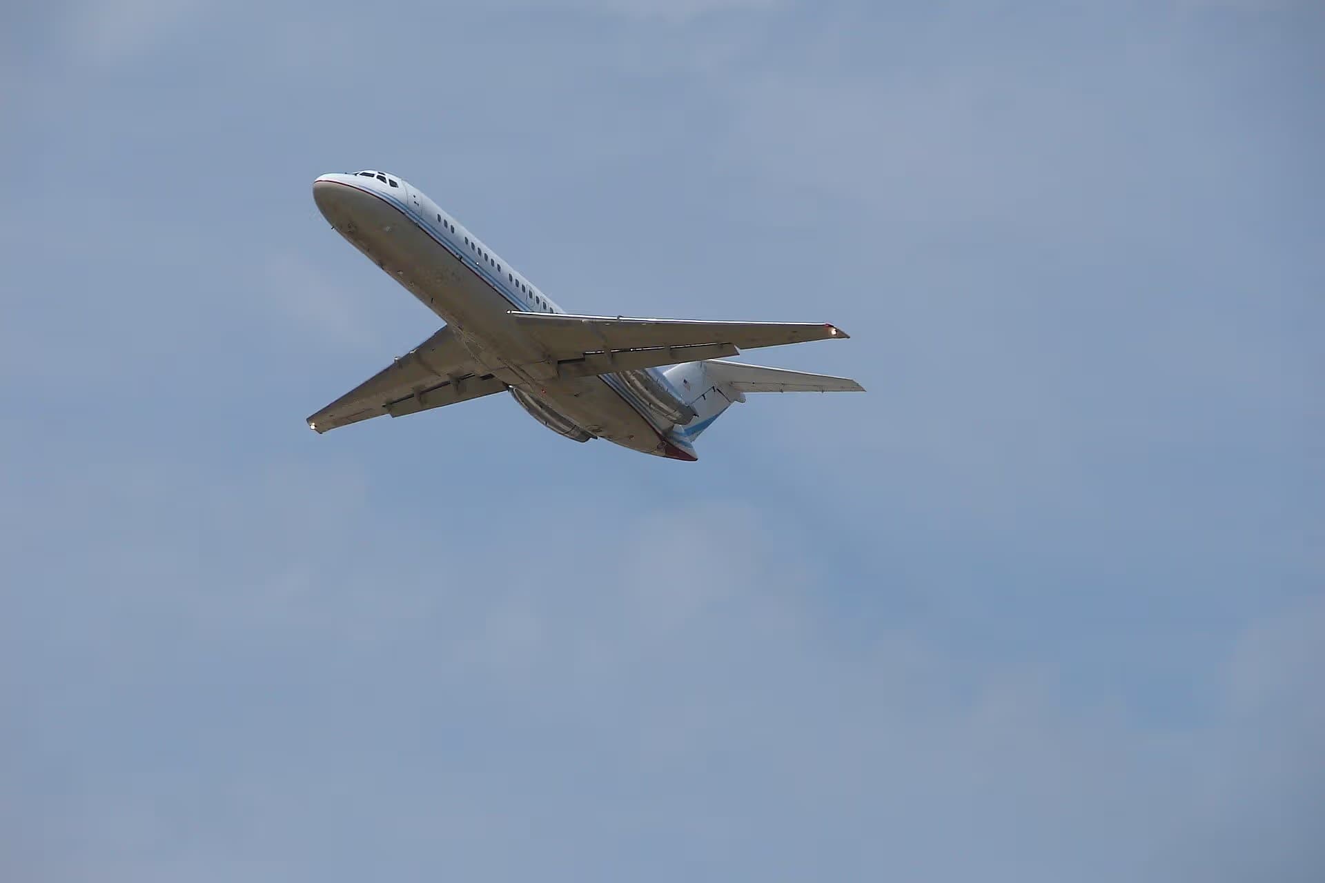N229DE — Twin-engine aircraft