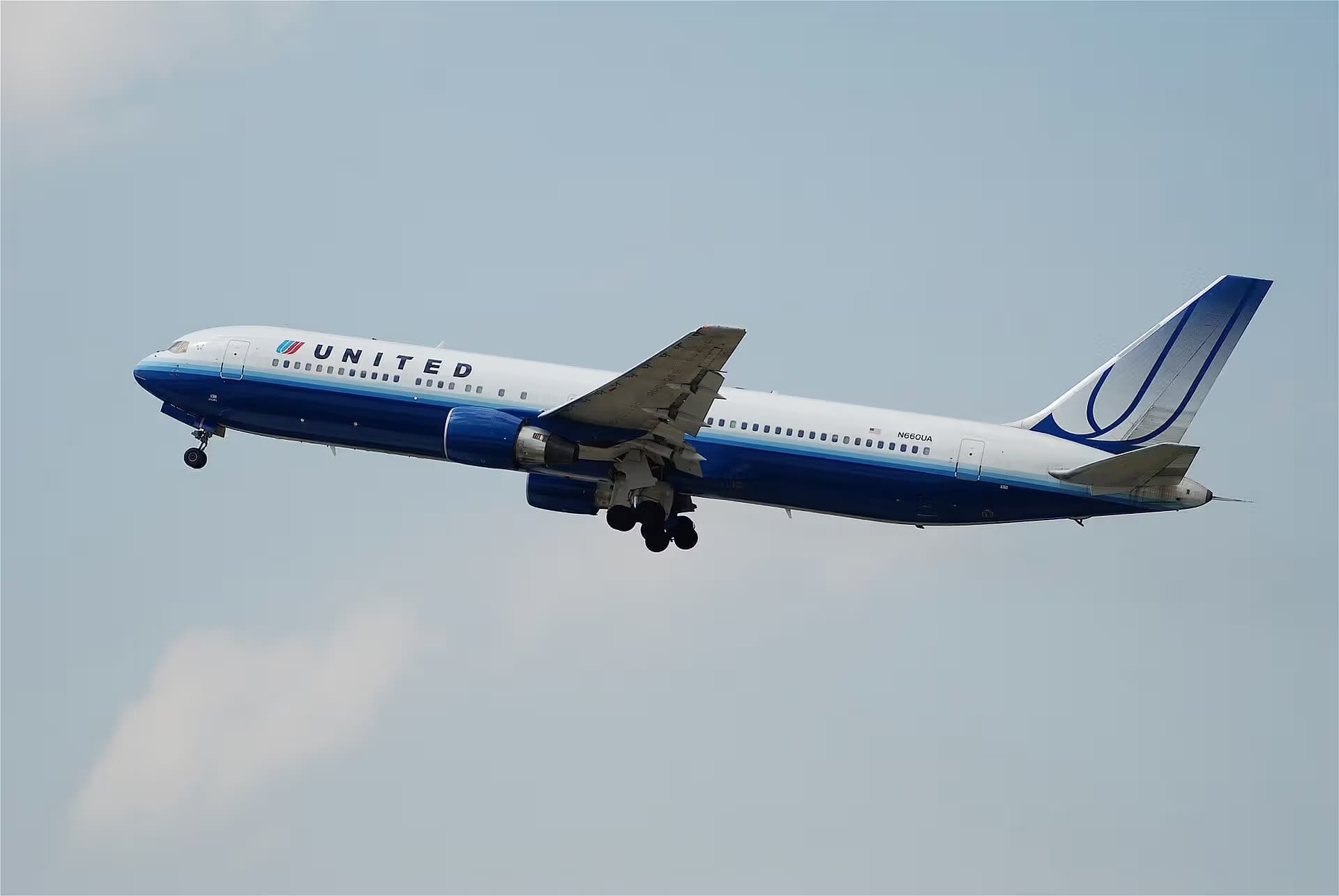 N660UA — Boeing