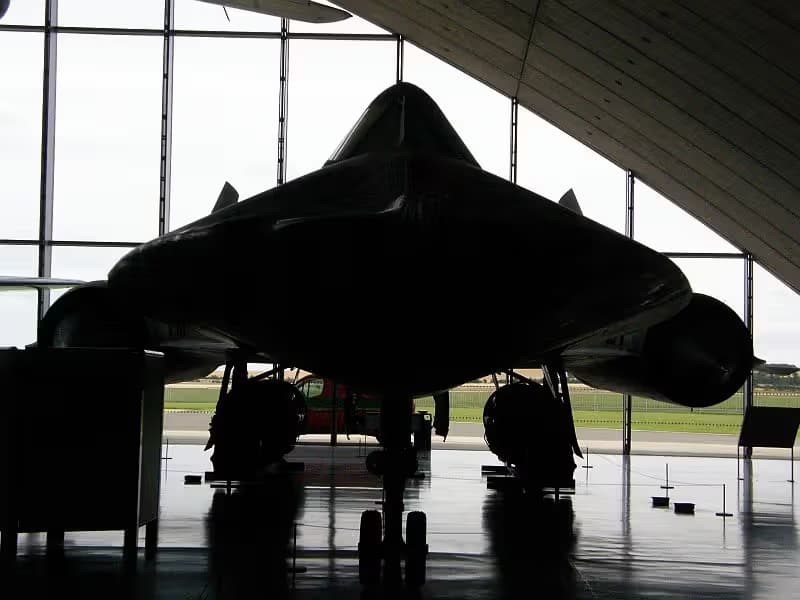 Unidentified — Twin-engine aircraft