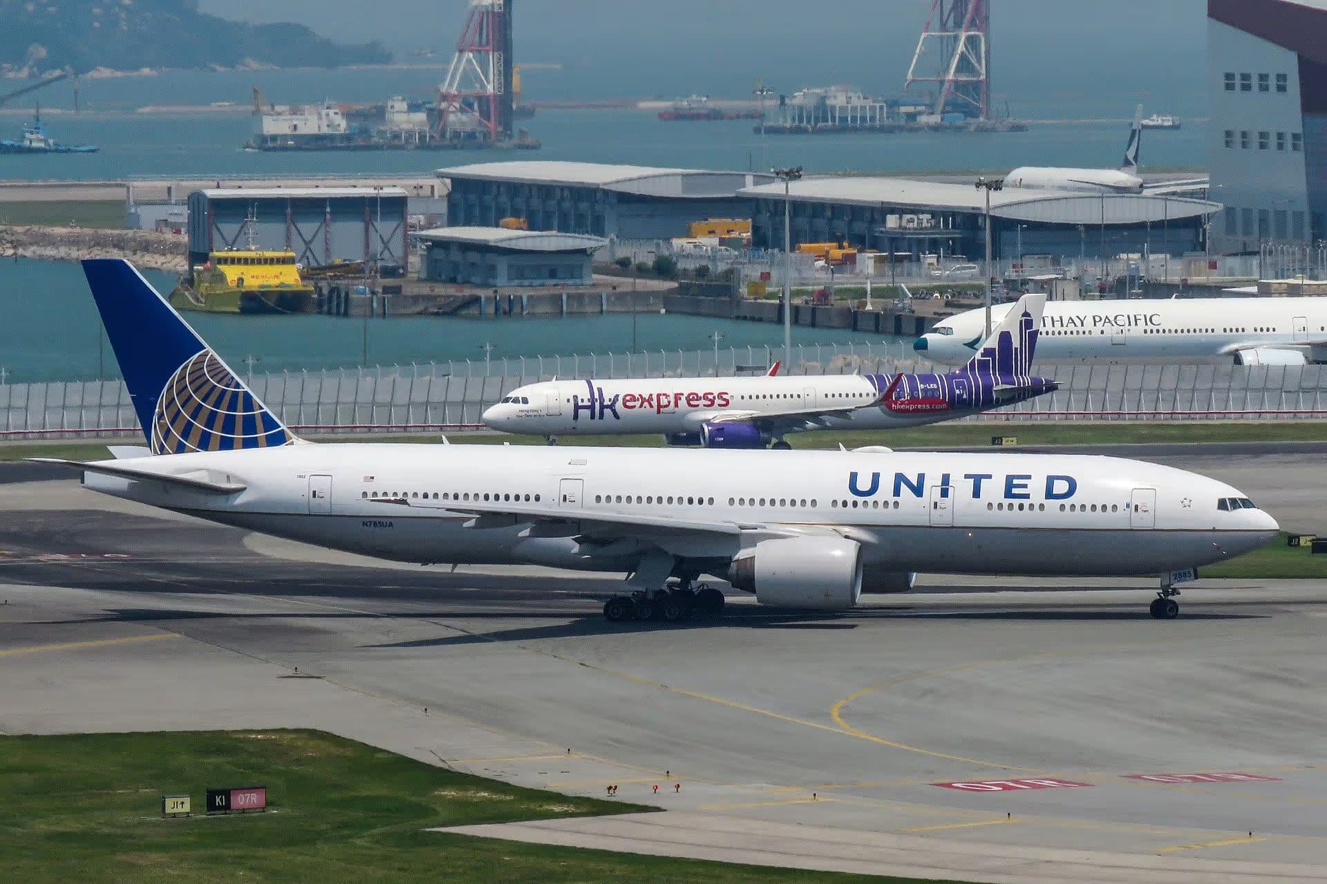 N785UA — Boeing