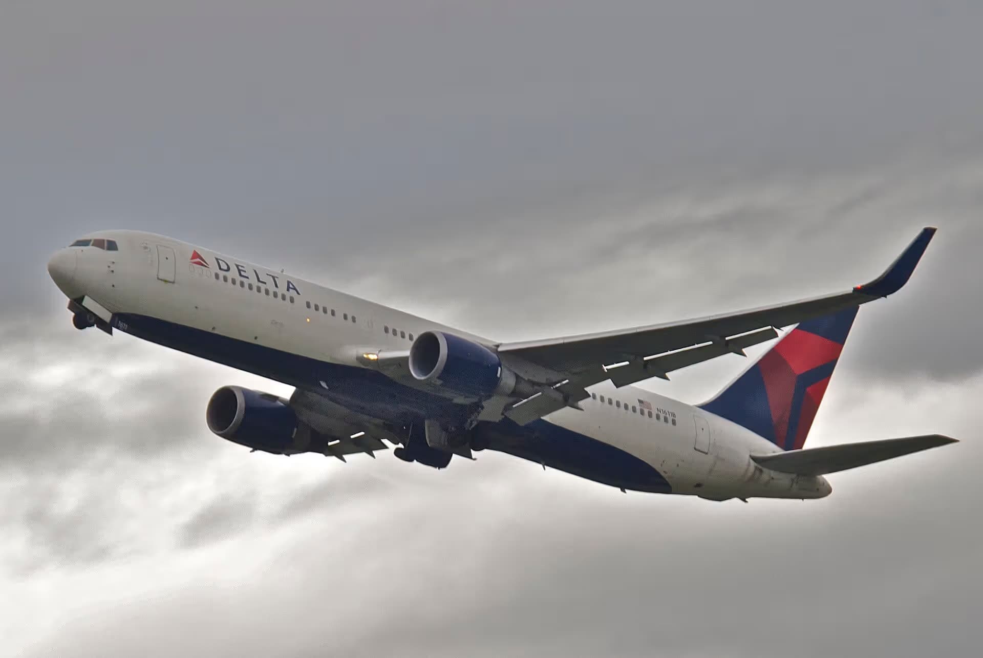 N1611B — Boeing