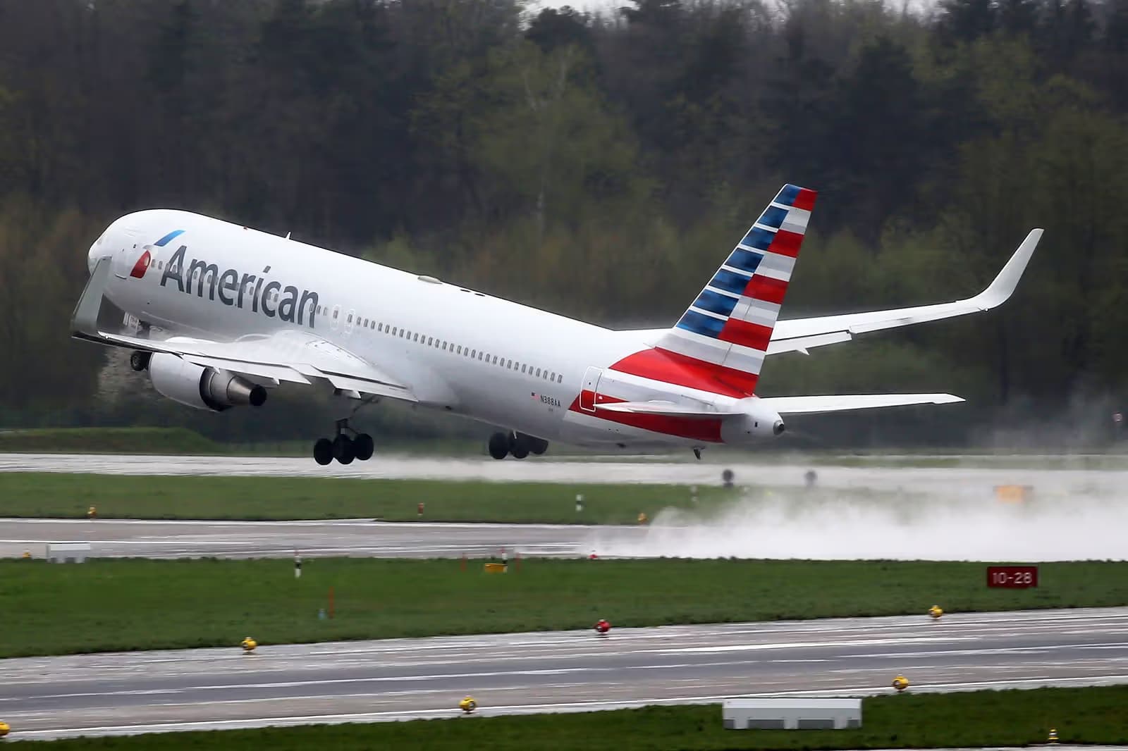 N388AA — Twin-engine aircraft
