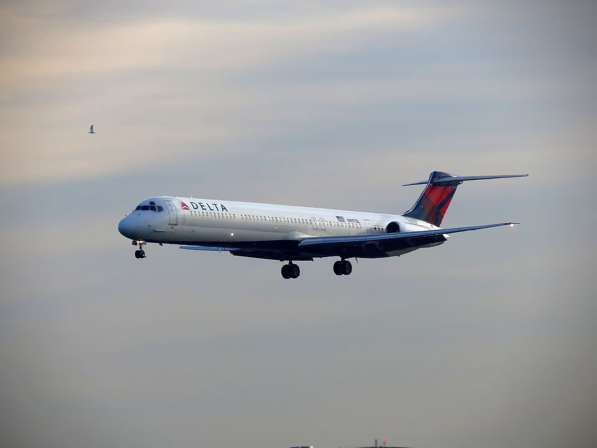 N997DL — Aircraft