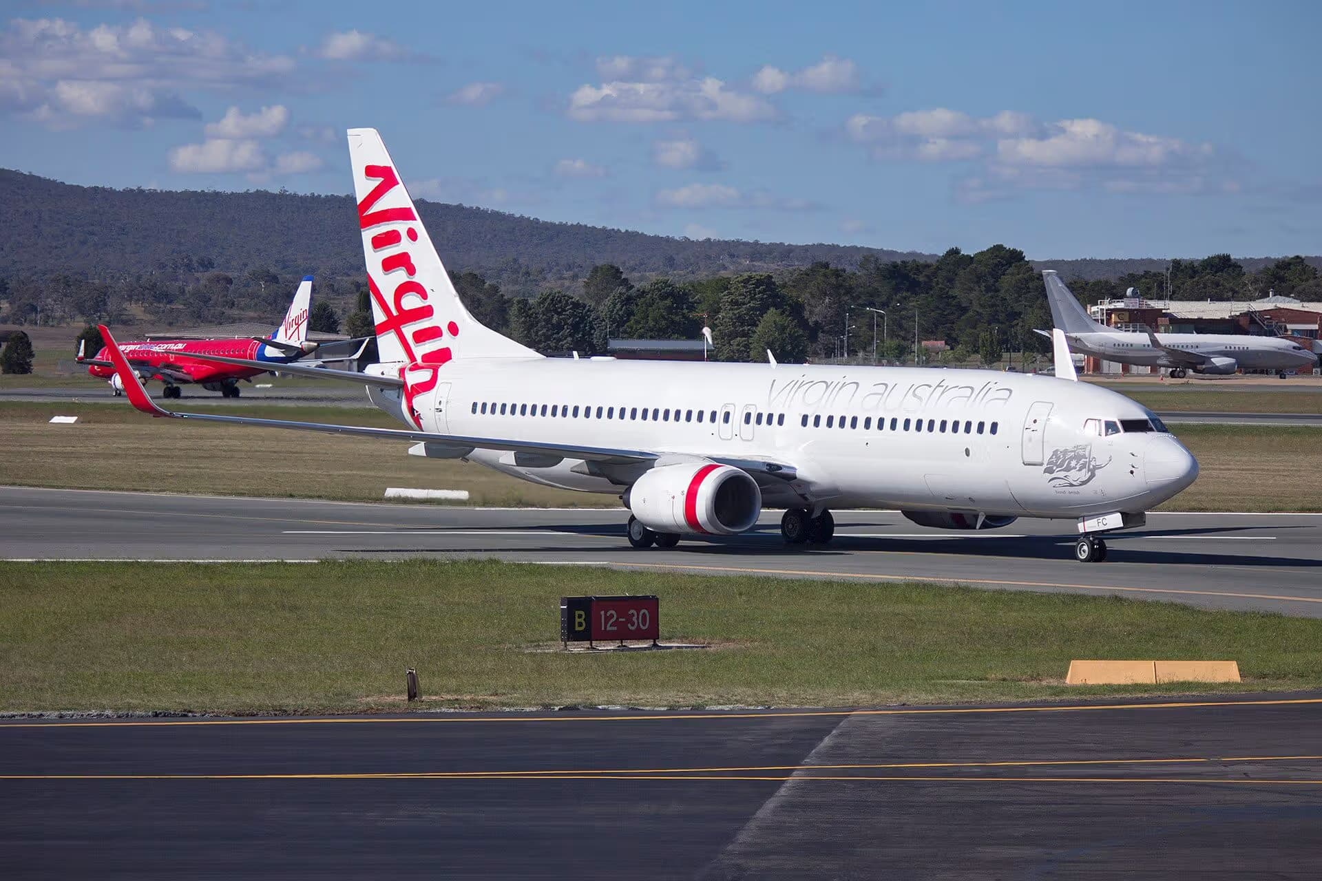 N834BA — Twin-engine aircraft at Canberra Airport