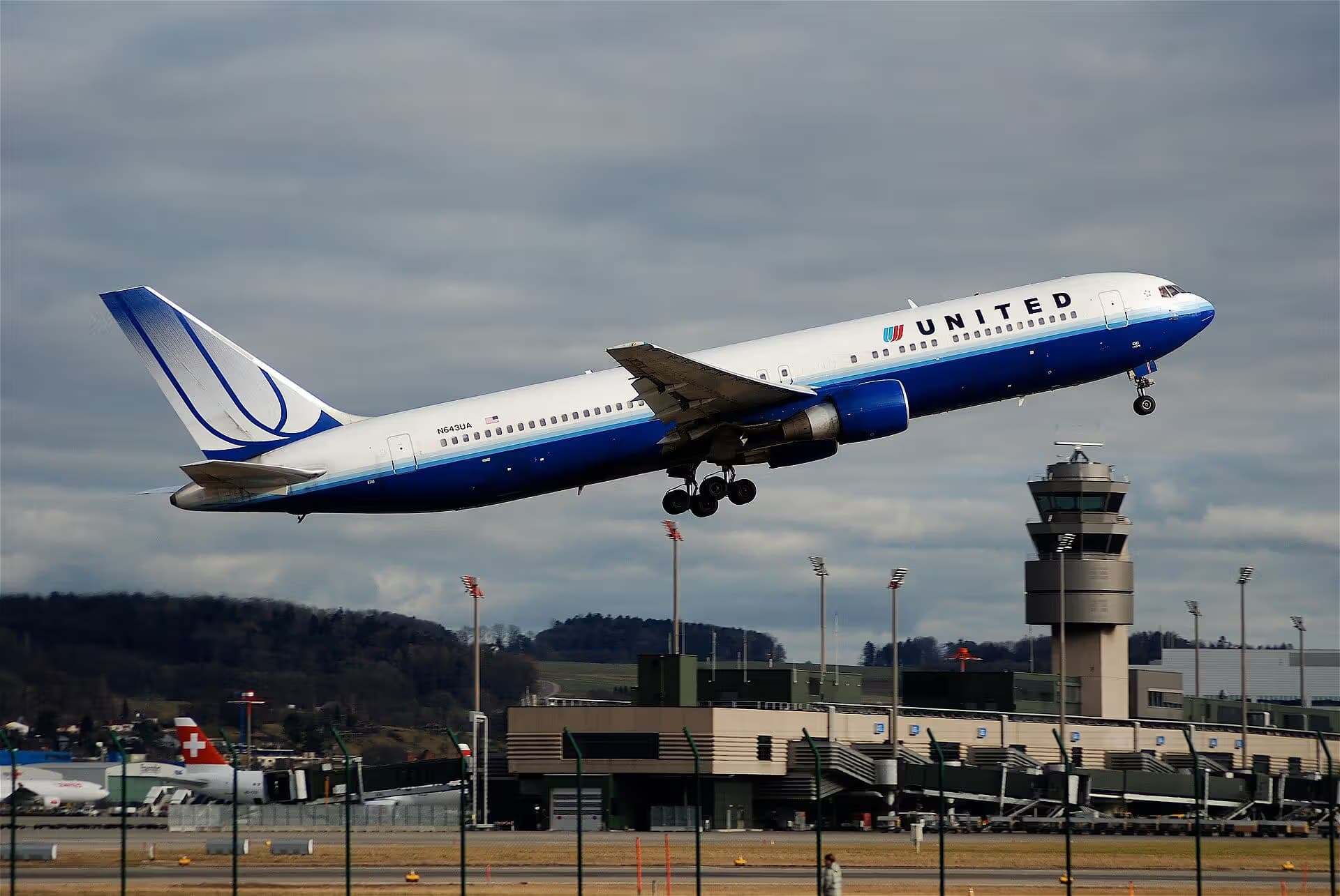 N643UA — Boeing