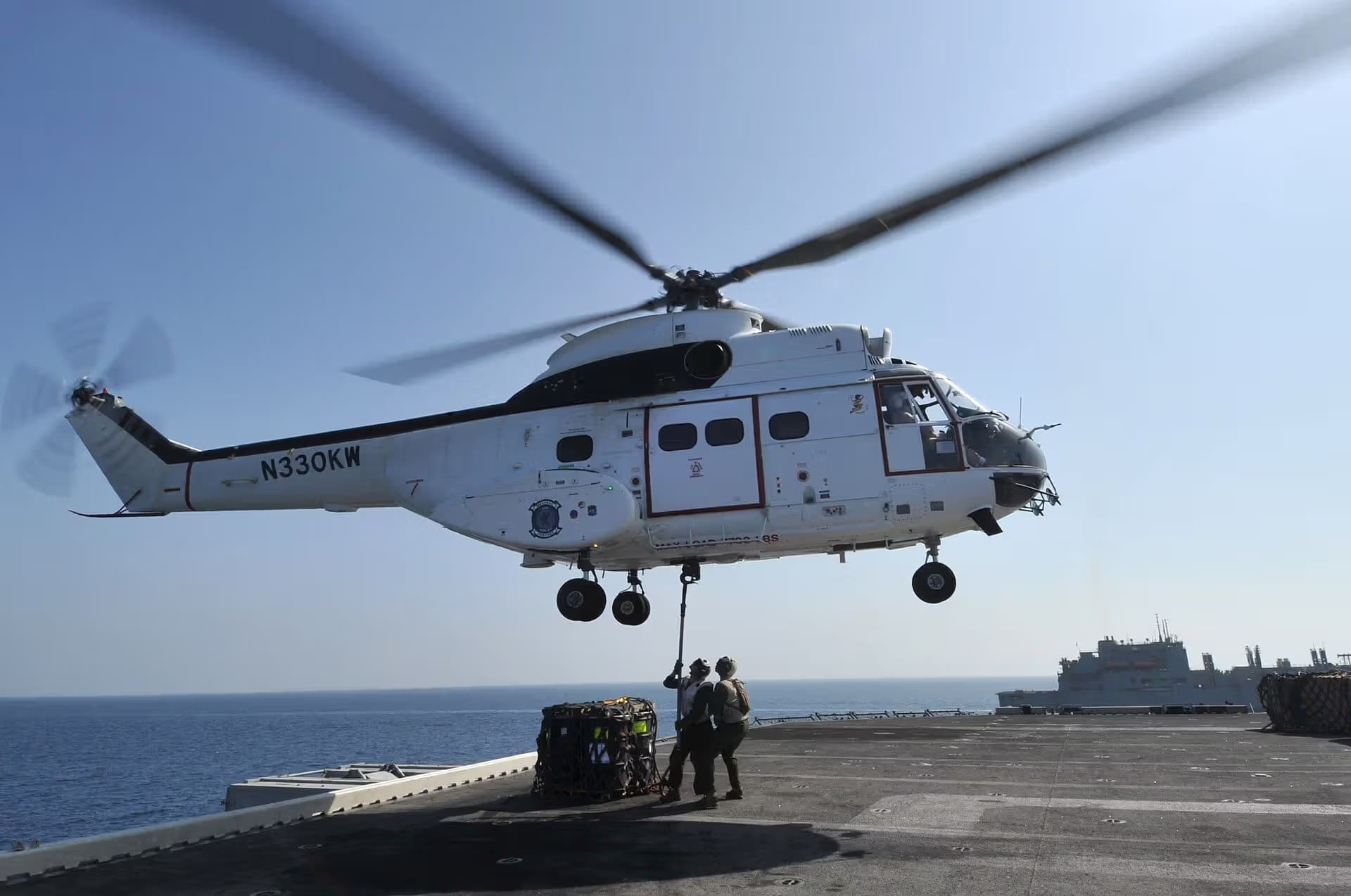 N330KW — Helicopter