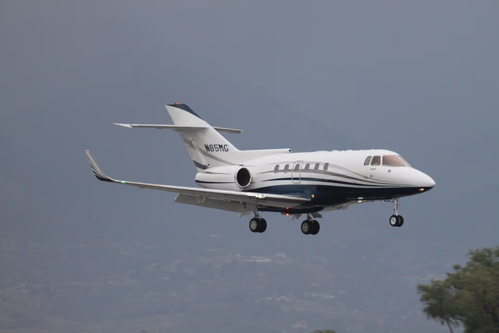 N85MG — Business jet