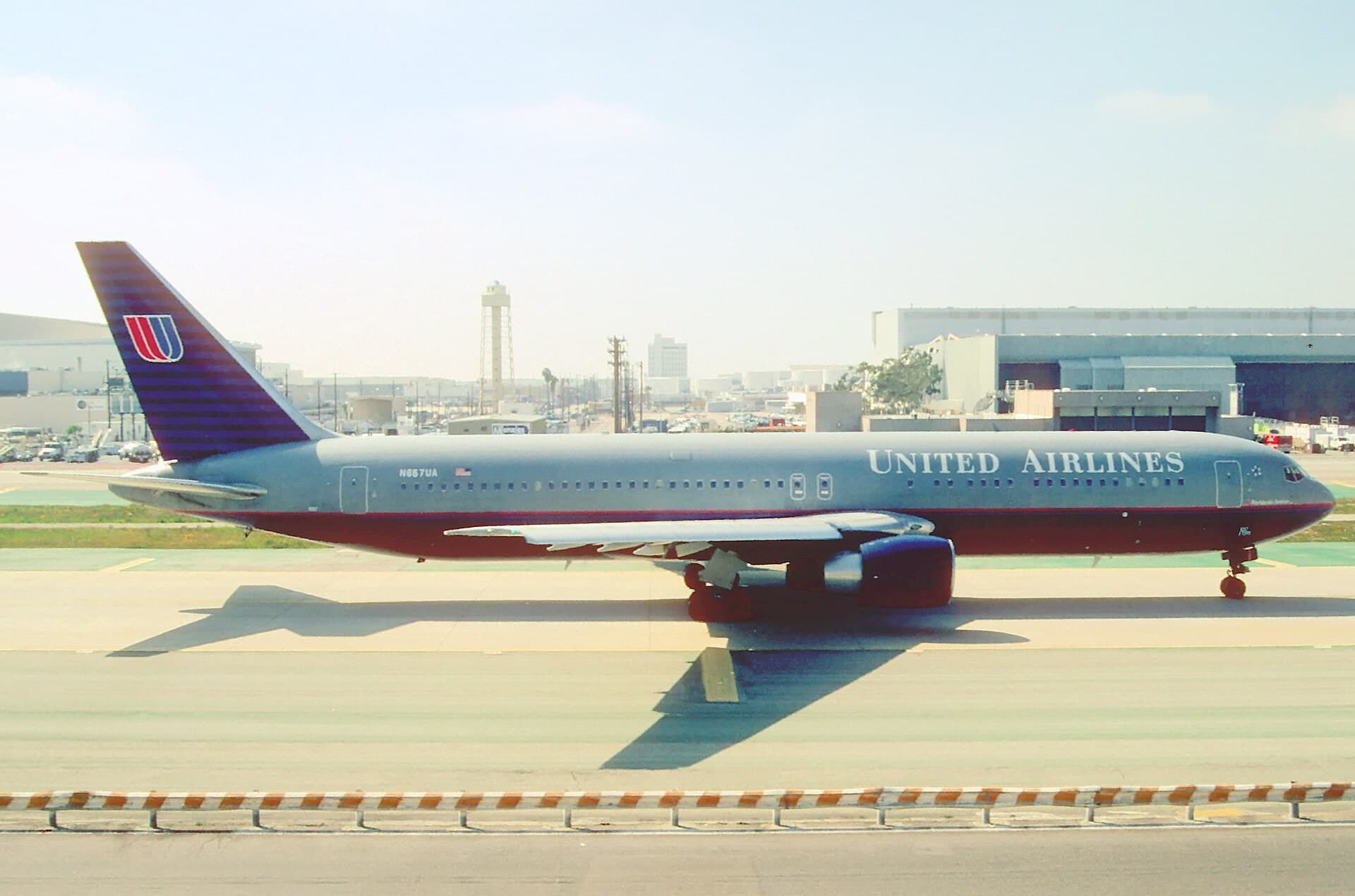 N657UA — Boeing