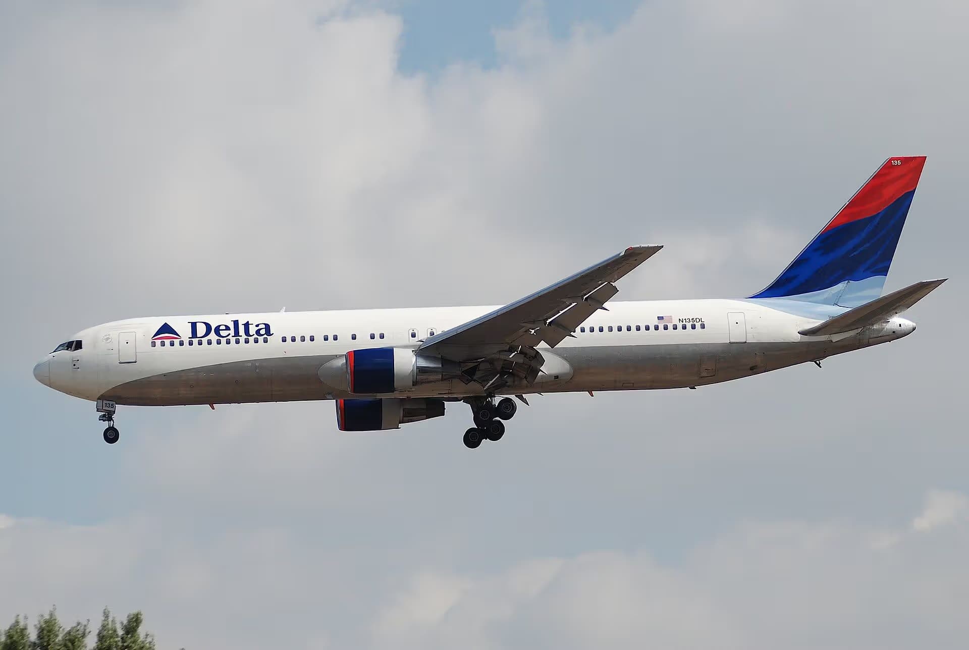 N135DL — Boeing