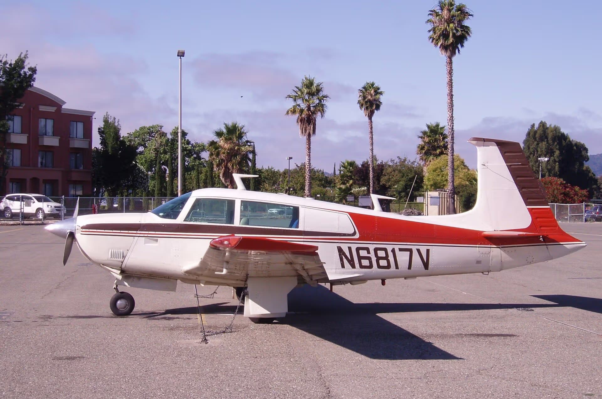 N6817V — Mooney