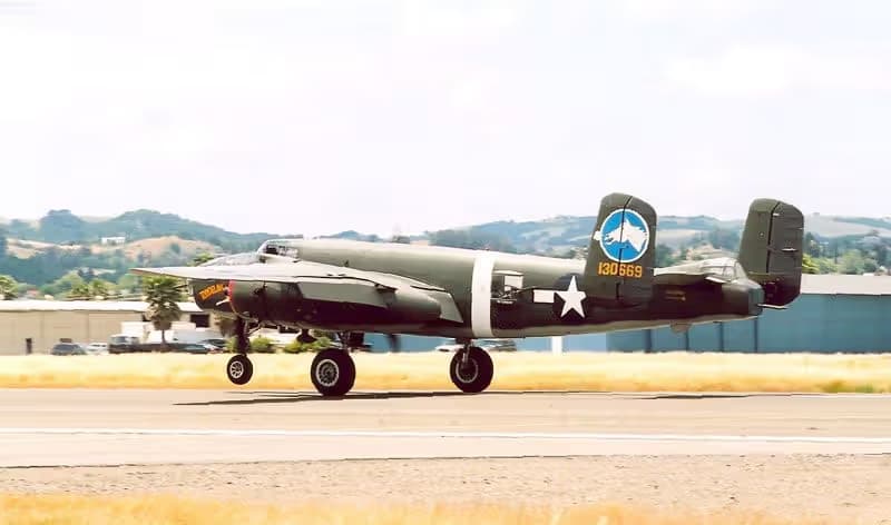 Unidentified — Twin-engine aircraft