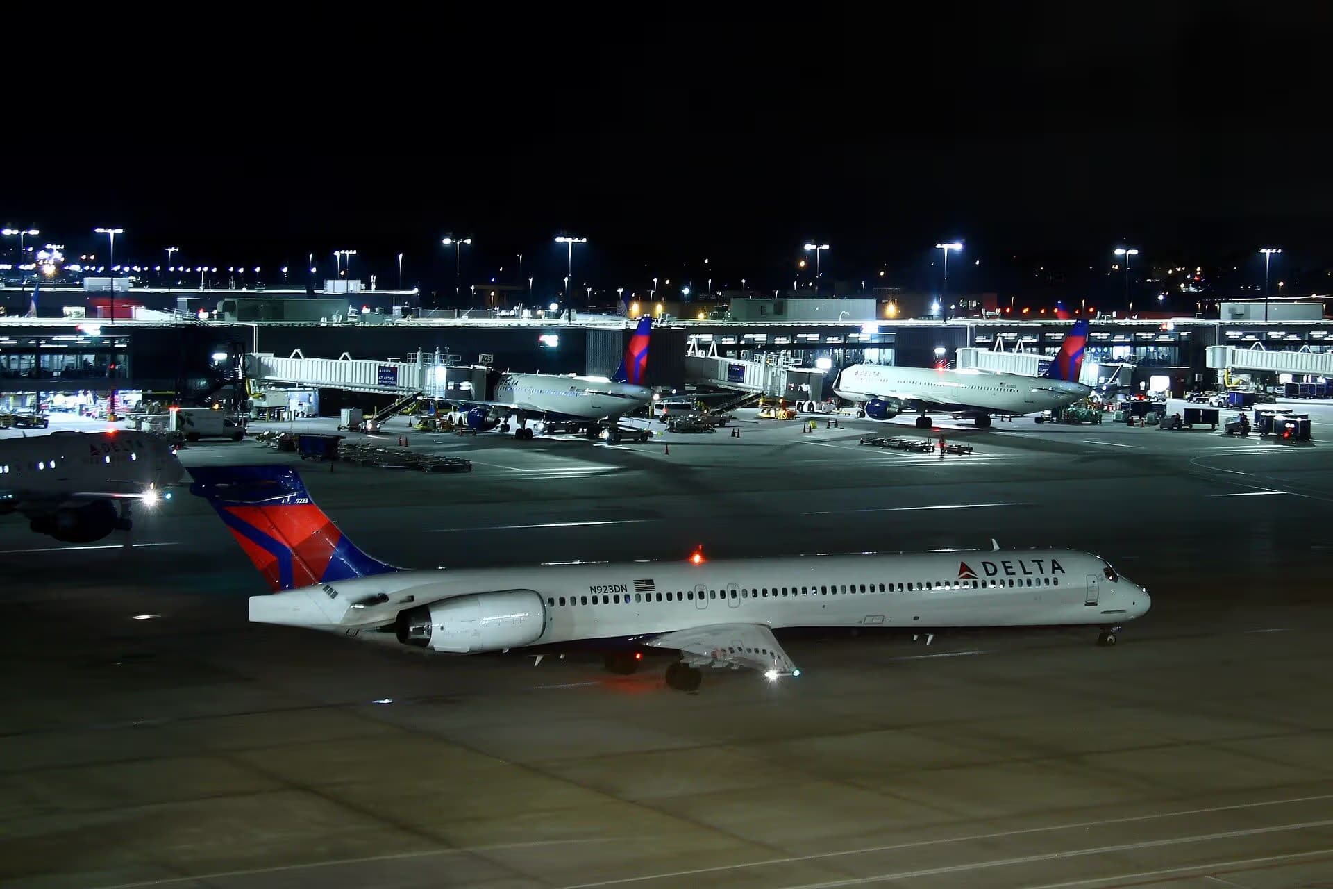 N923DN — Douglas
