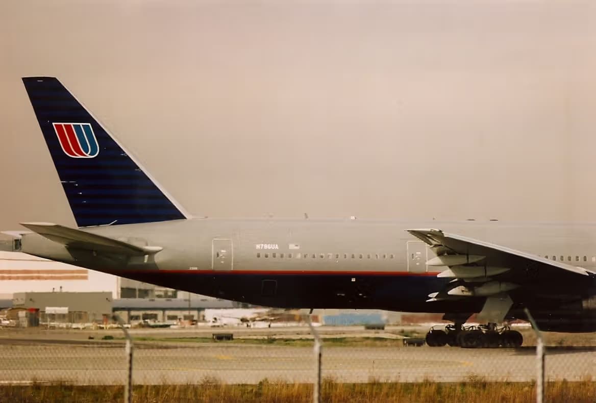 N786UA — Aircraft
