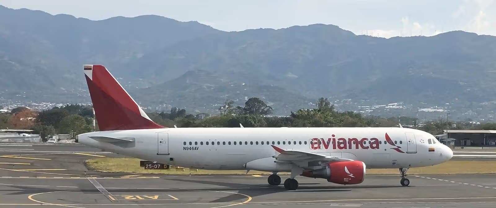 N946AV — Airbus