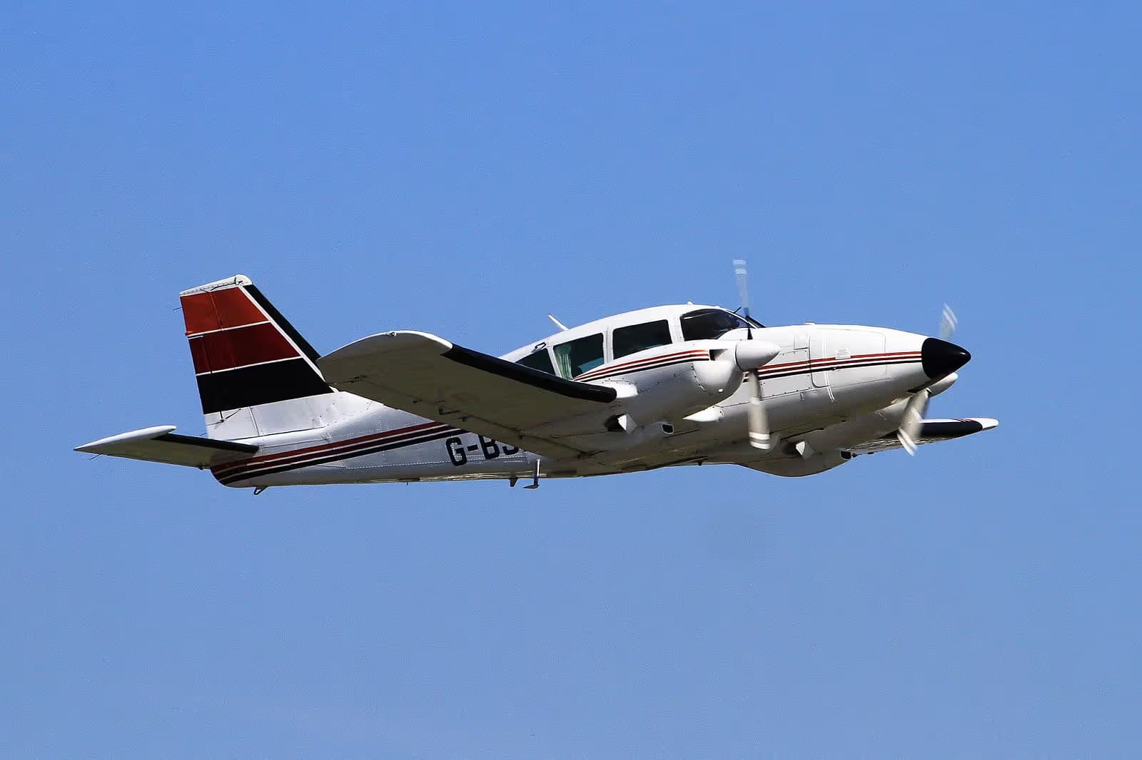 G-BJNZ — Twin-engine aircraft