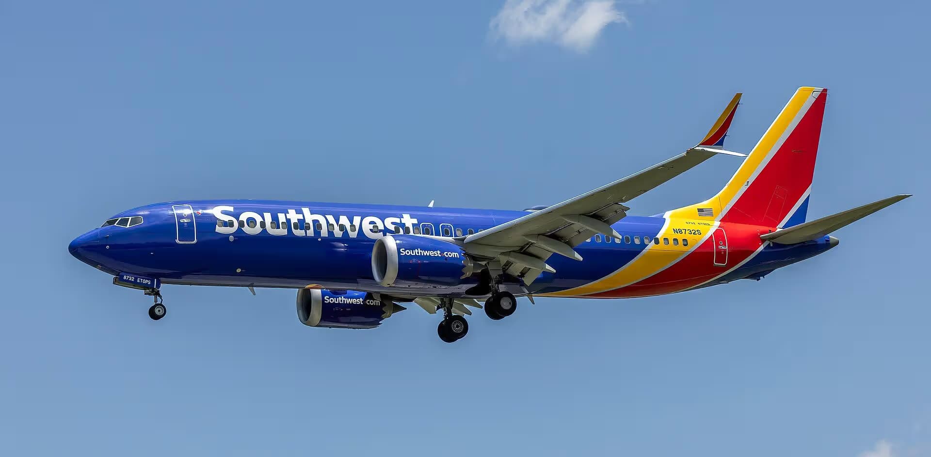 N8732S — Boeing