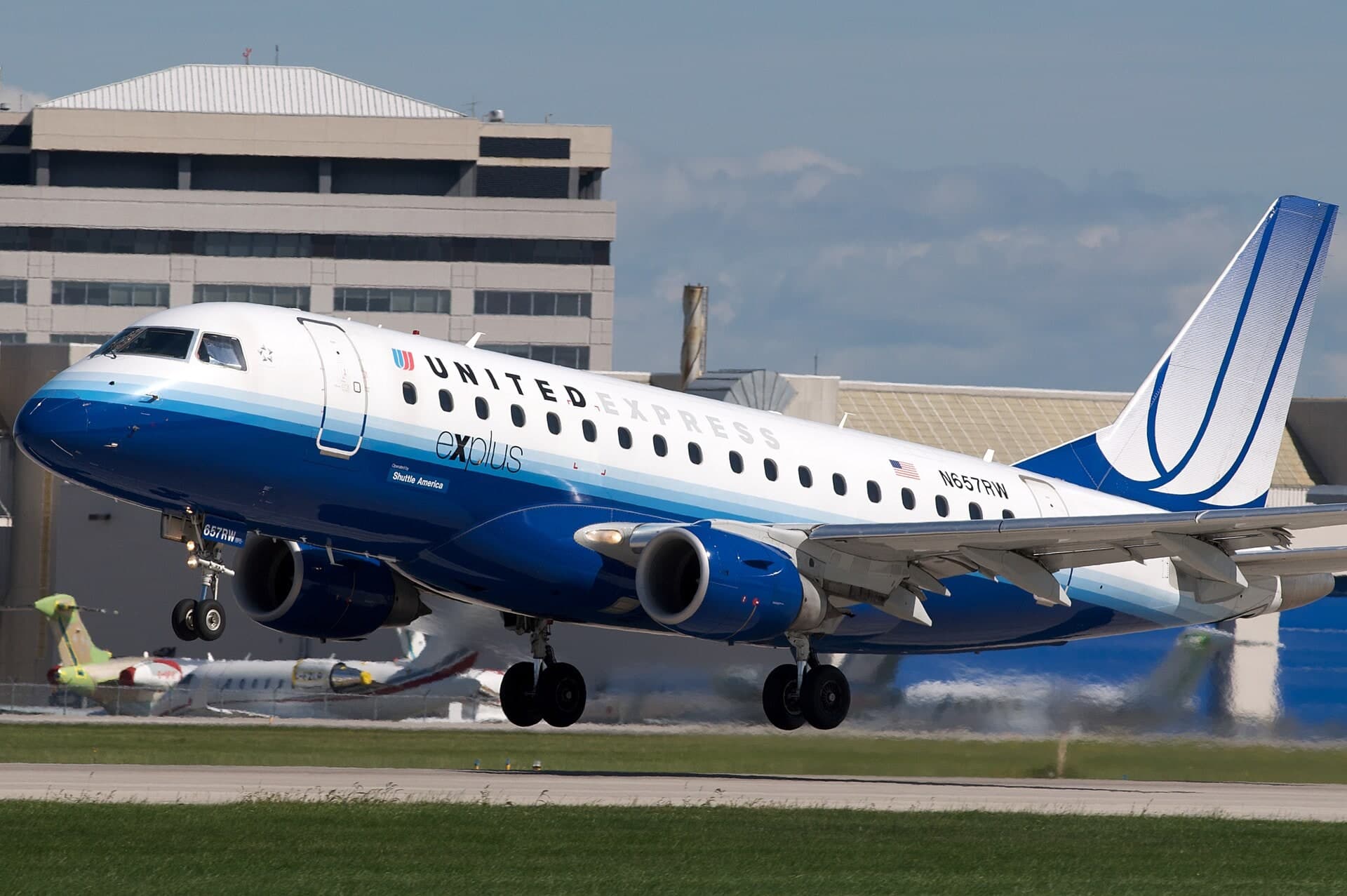 N657RW — Twin-engine aircraft