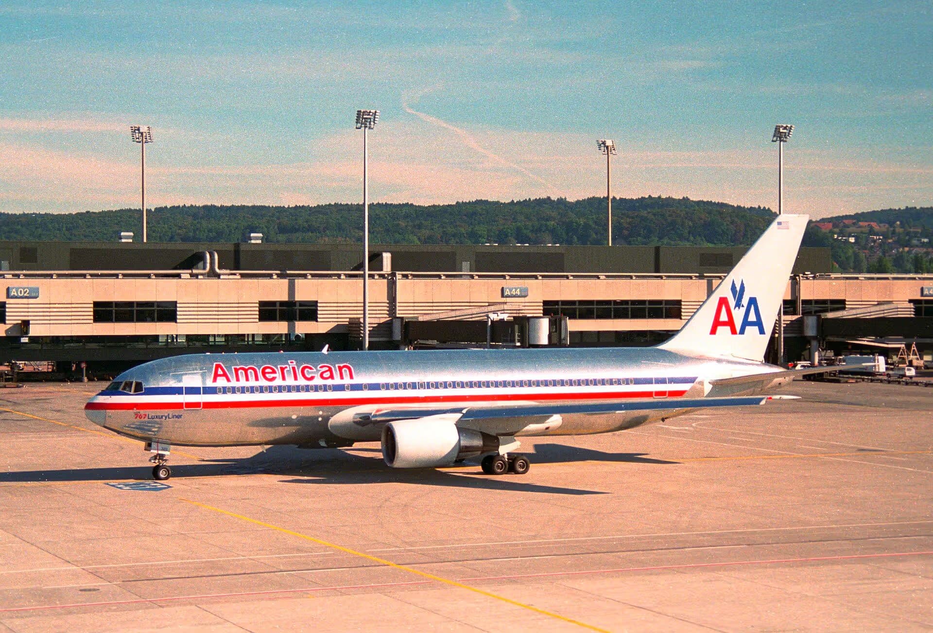 N320AA — Boeing