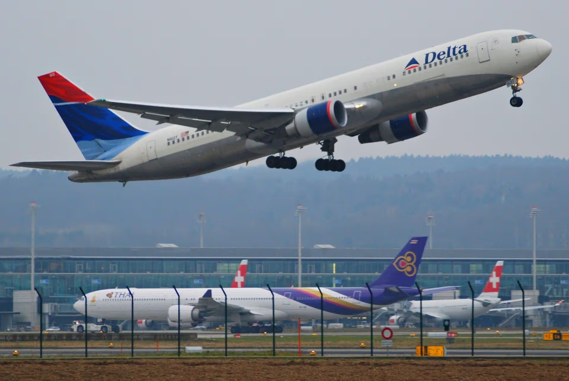 N1612T — Twin-engine aircraft