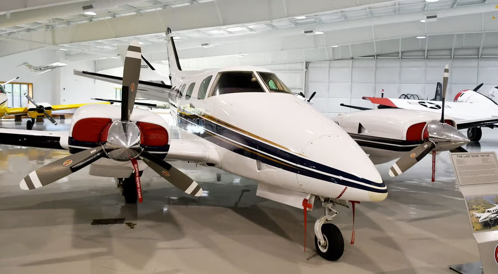 N410G — Twin-engine aircraft