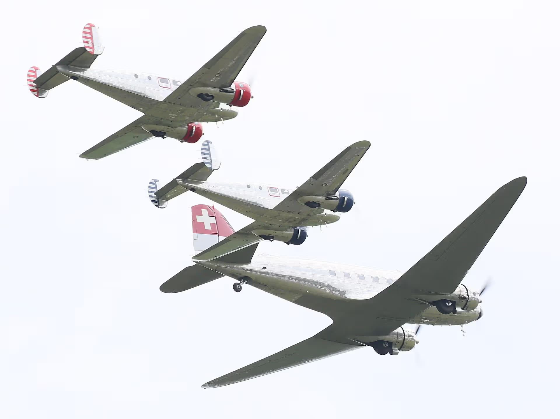 N21FS — Twin-engine aircraft